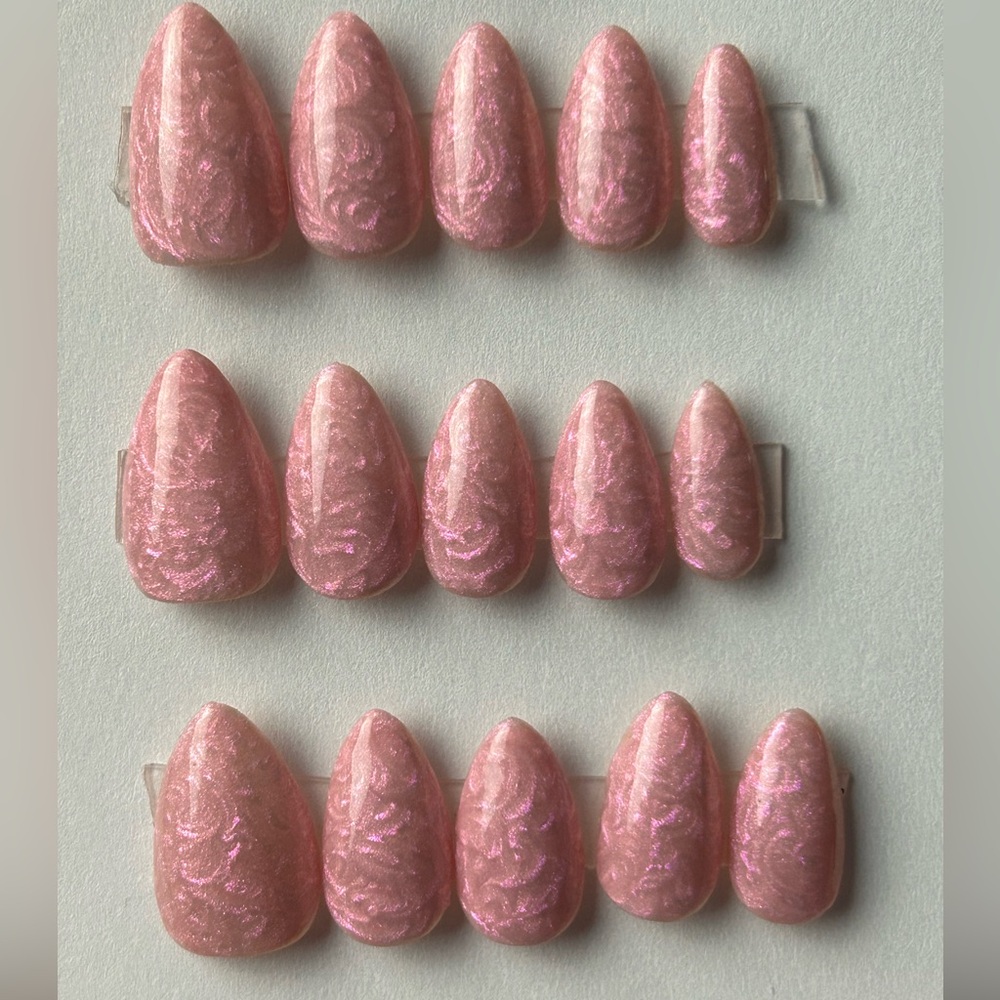 Shimmery Pink Press-On Nail Set
